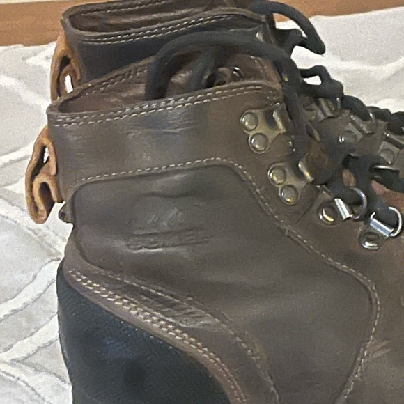 Sorel Boots Sz 7 - Picture 4 of 12